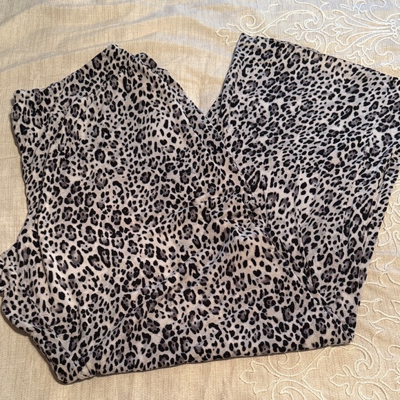 Soma Black and Gray Leopard Pajama Set XLT - Picture 6 of 6